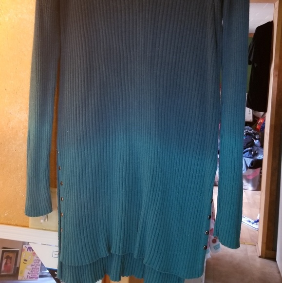 Sweater - Picture 2 of 2